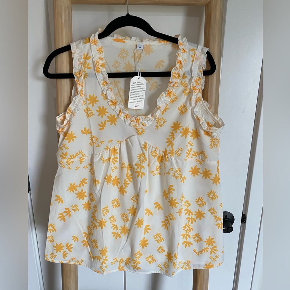 V Neck Sleeveless Ruffle Edged Floral Top NWT